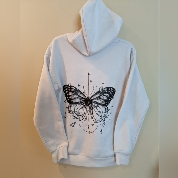 NWOT Girls Oversized Butterfly Pullover Hoodie with Kangaroo pocket - Picture 2 of 5